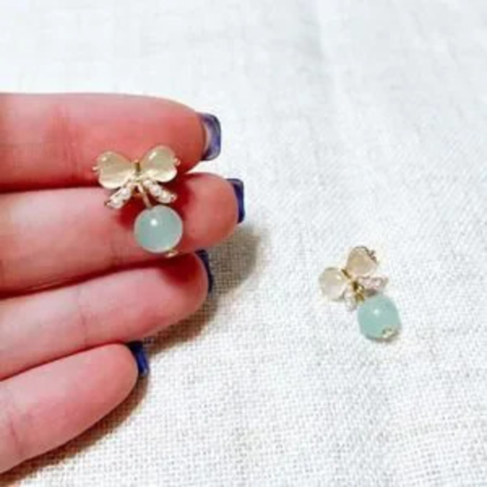 Bow dangle earrings? N164
